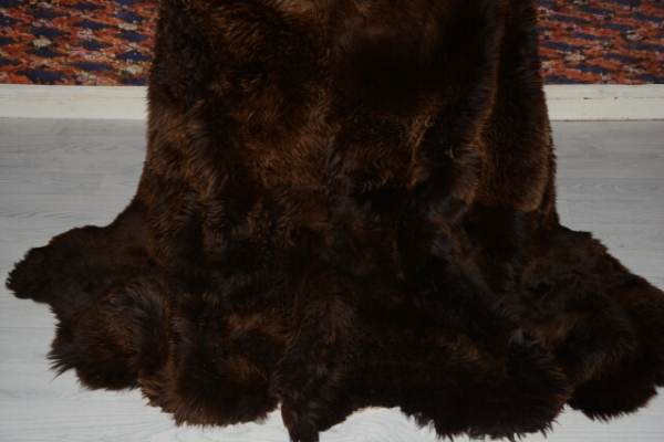 XXXL Riesen-Lammfellteppich Braun | 250 x 220 cm aus 8 Fellen